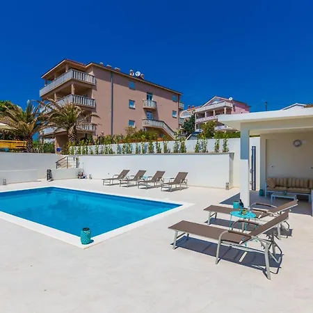 Apartment Ria New